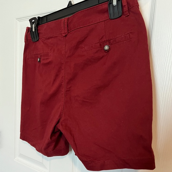 Women Dockers Two Button Mid Rise Plain Front Stretch Cargo Shorts in Red Size 8 - Picture 2 of 5